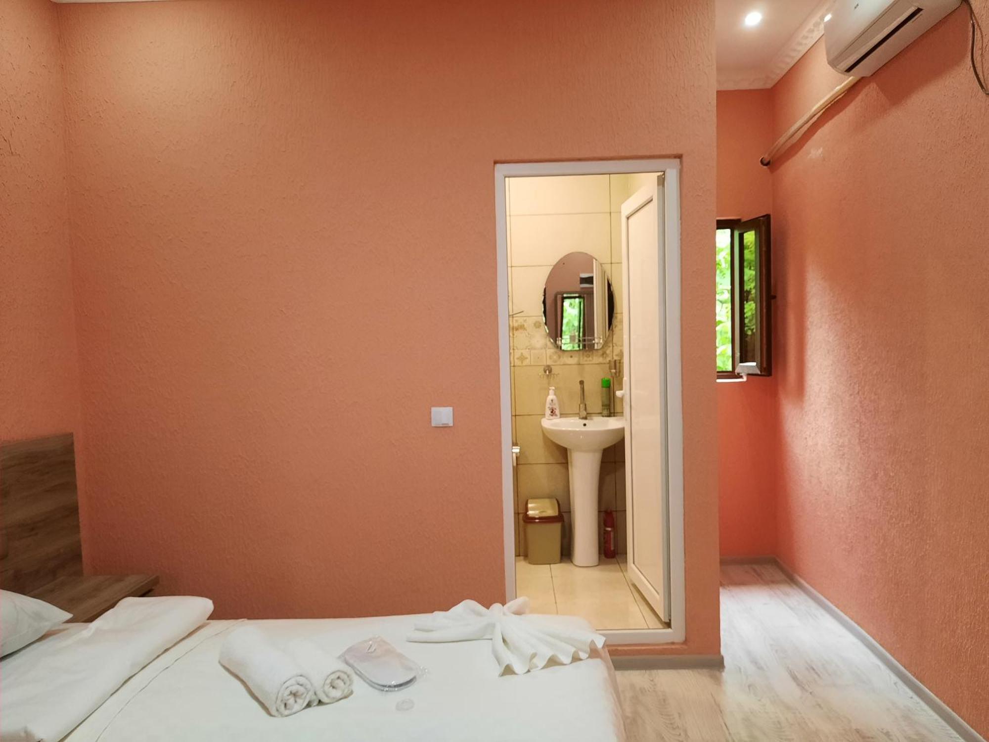 Inaisi Hotel Kutaissi Zimmer foto