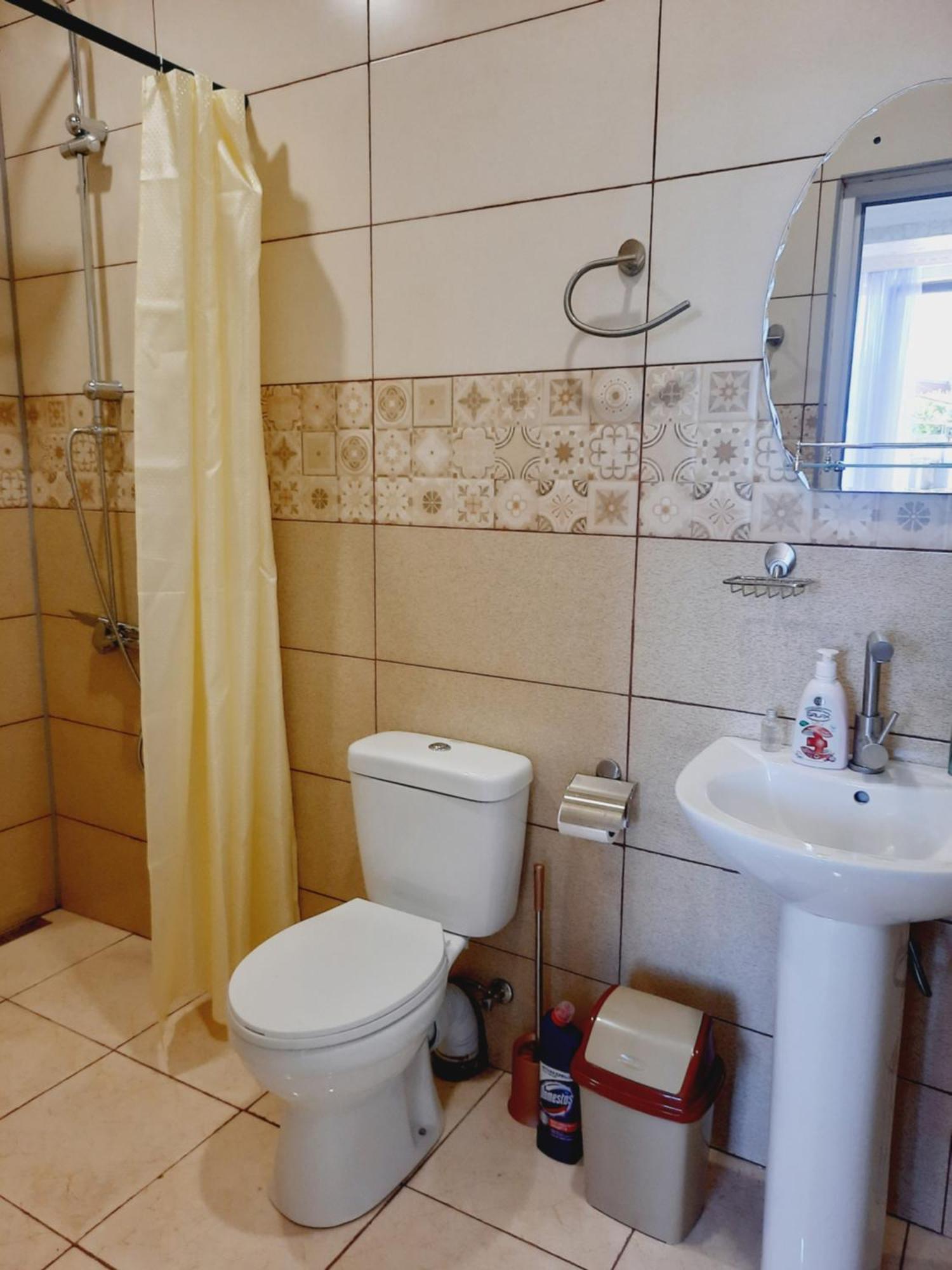 Inaisi Hotel Kutaissi Zimmer foto