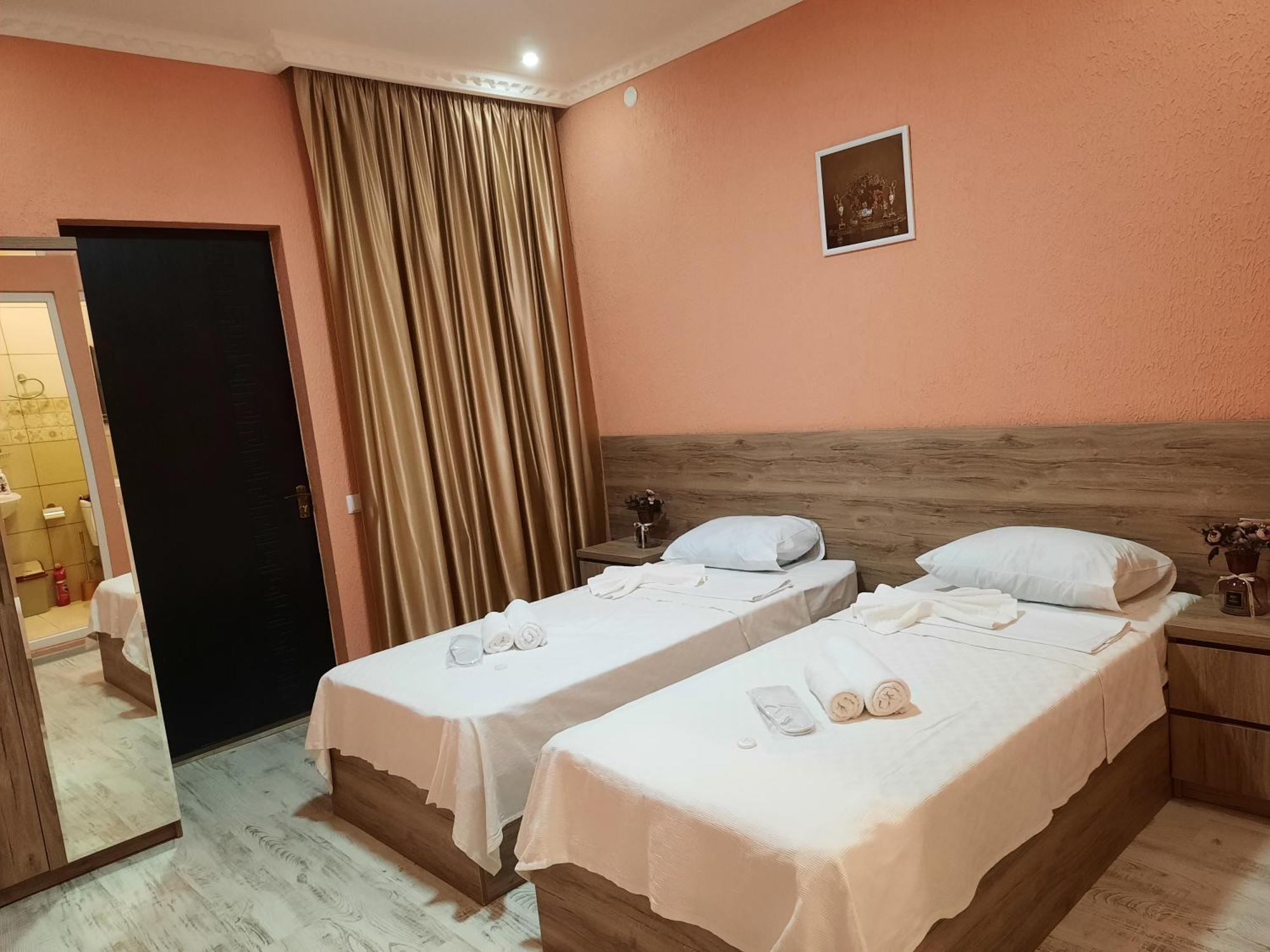Inaisi Hotel Kutaissi Zimmer foto