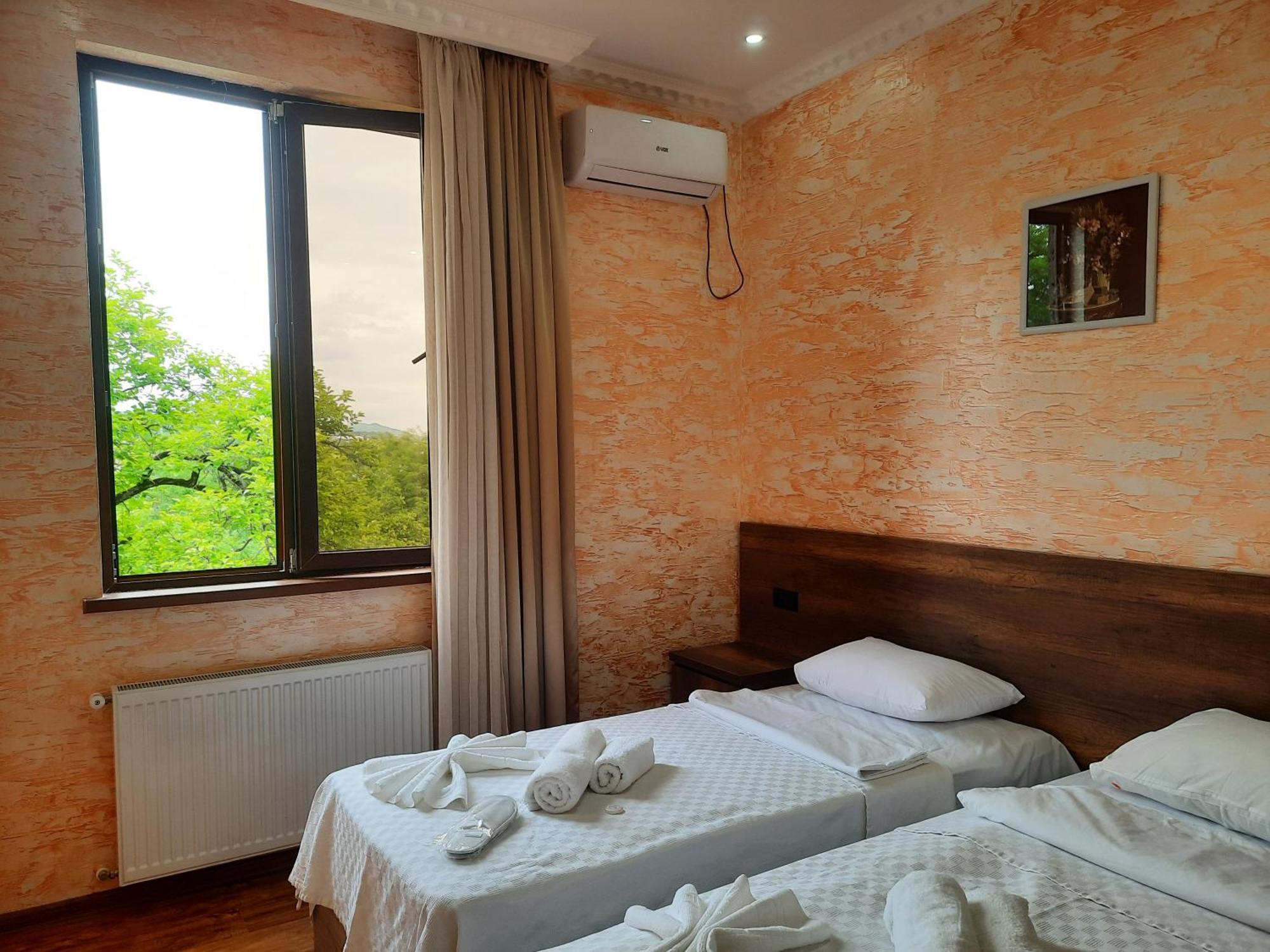 Inaisi Hotel Kutaissi Zimmer foto