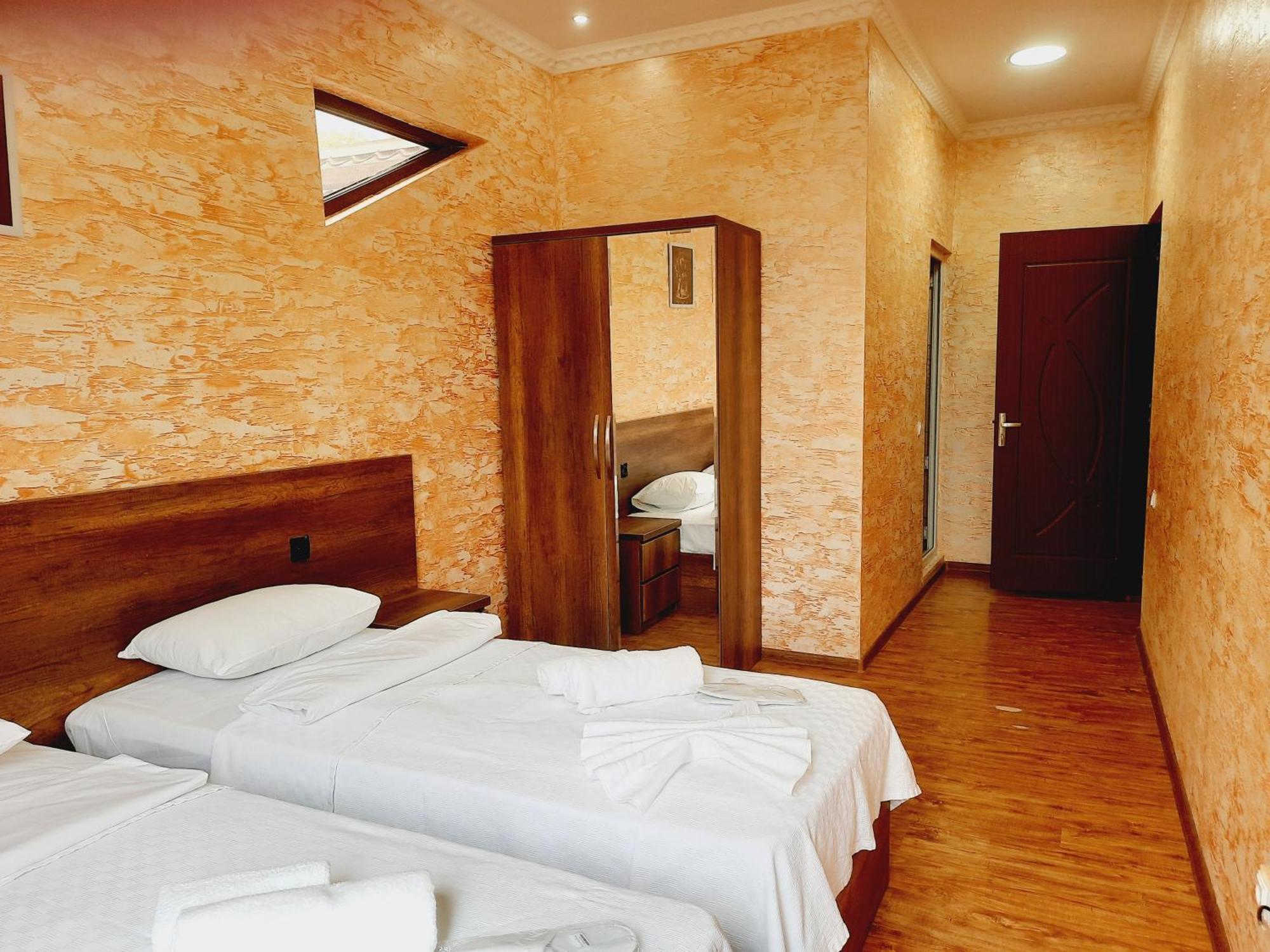 Inaisi Hotel Kutaissi Zimmer foto